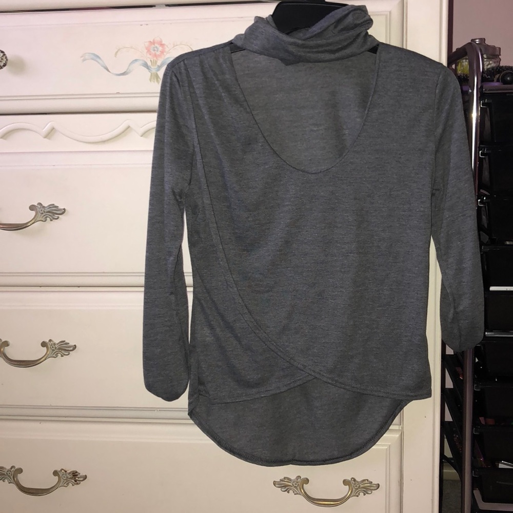 Criss cross gray choker top